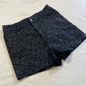 Woman’s shorts size M